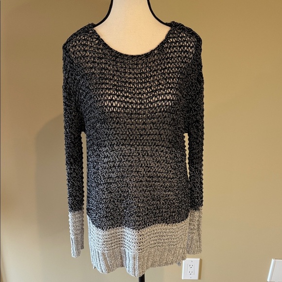 Reitmans Sweater Black Cream Knit Crochet Holes Women’s Size M - Picture 1 of 12